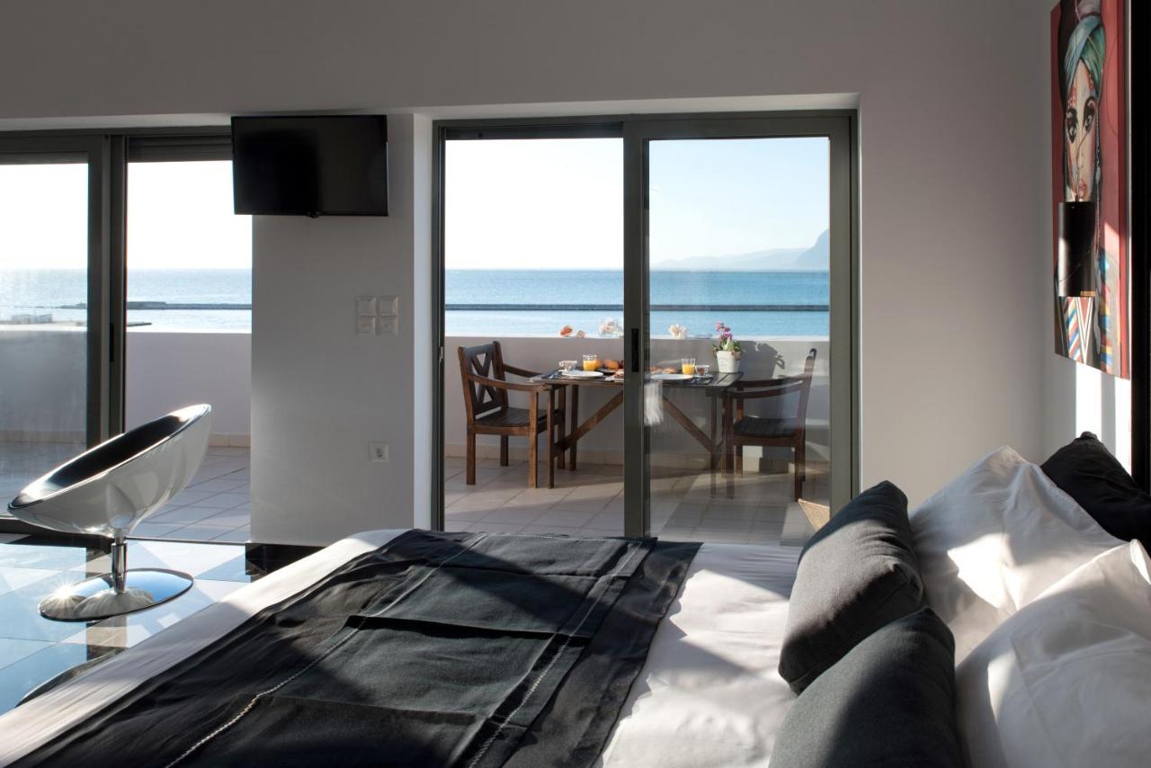 Majestic Penthouse In The Heart Of Patra Apartment Exterior photo