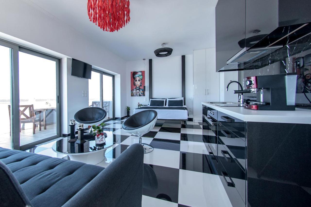 Majestic Penthouse In The Heart Of Patra Apartment Exterior photo